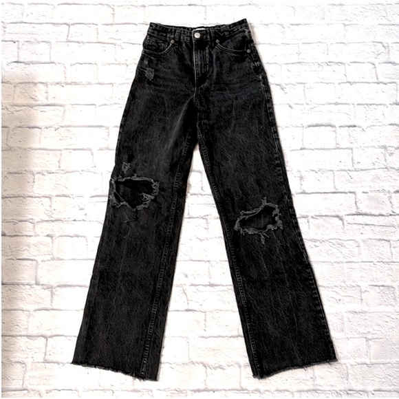 ZARA Straight Leg High Rise Busted Knee Black Denim Jeans - Size 4 - Picture 1 of 13